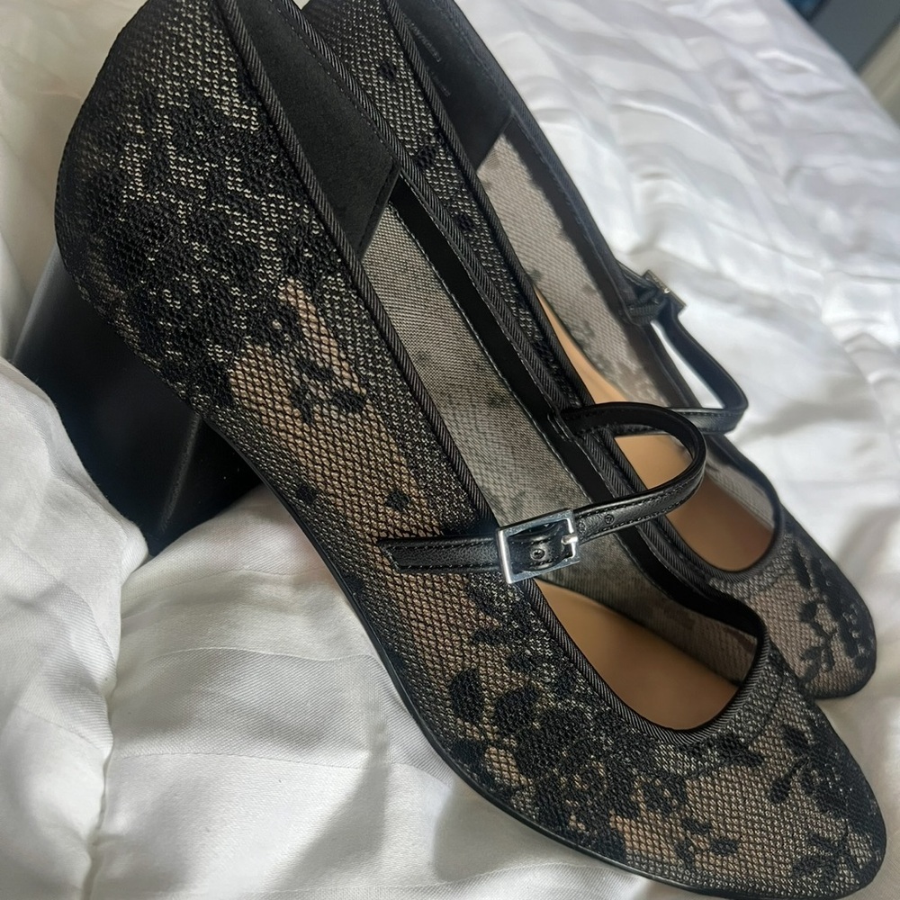 Steve Madden Lace Mary Jane’s